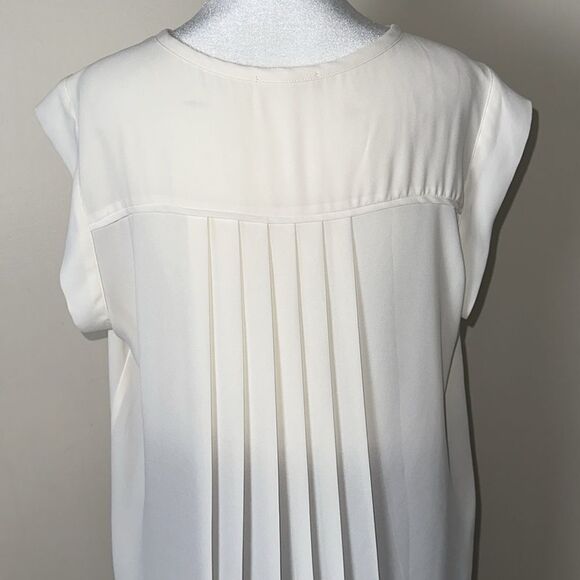 Anthro x Pleione XL Ivory High Low Pleated Back Front Keyhole Cap Sleeve Shell - Picture 3 of 10
